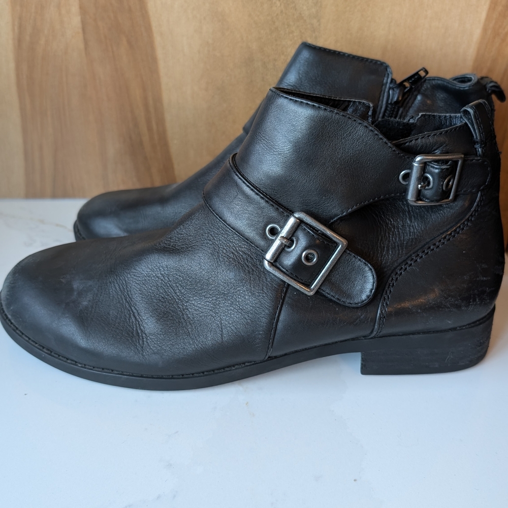 Vionic Black Leather Ankle Boots with Buckles
